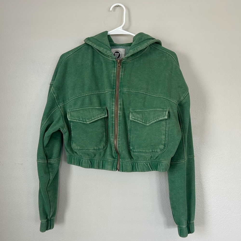 Urban Outfitters Cropped Hooded Bomber Jacket in Green